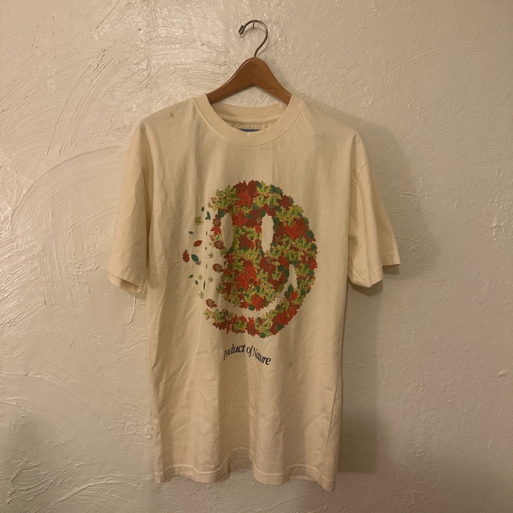 cream colored Market graphic tee